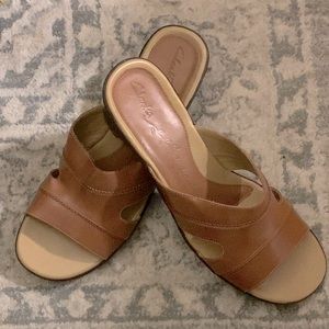 NWOT Clarks Sandals